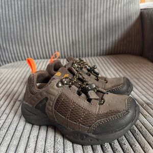 Teva Toddler Boys Brown Leather Outdoor Hiking Closed Shoes Sneakers size 8